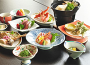 【ちょっと早いGW桜巡りに！】送迎可＆ワンドリンクサービス付き！【4月限定・２食付よねしろプラン】